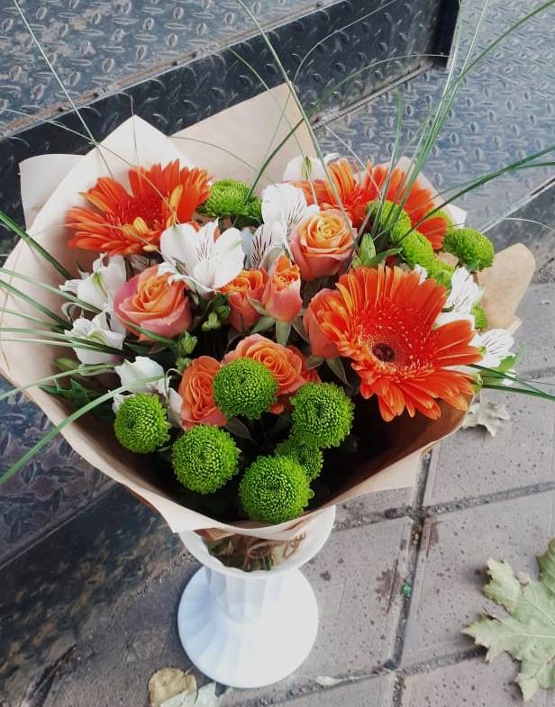 Букет цветов из: Герберы, Хризантемы, Альстромерии и Розы в Нурма