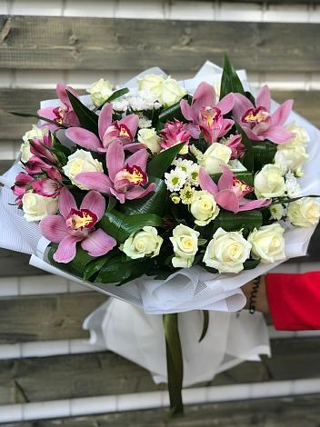 Букет цветов из: Розы и Хризантемы в Нурма