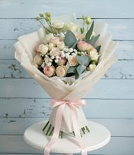Букет цветов из:  Розы и Лизиантусы в Нурма