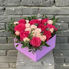 Цветочная композиция из Розы в коробке в Нурма