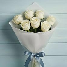 Букет 7 Белых роз Эдлесс Лав в Нурма