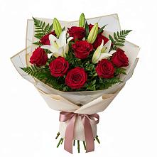 Букет цветов из:  Лилии и Розы в Нурма