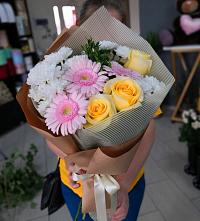 Букет цветов из:  Герберы, Розы и Хризантемы в Нурма