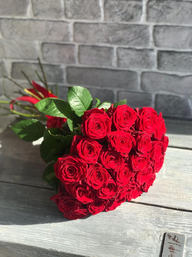 Букет Красные розы Фридом в Нурма