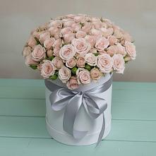 Цветочная композиция из Розы в шляпной коробке в Нурма