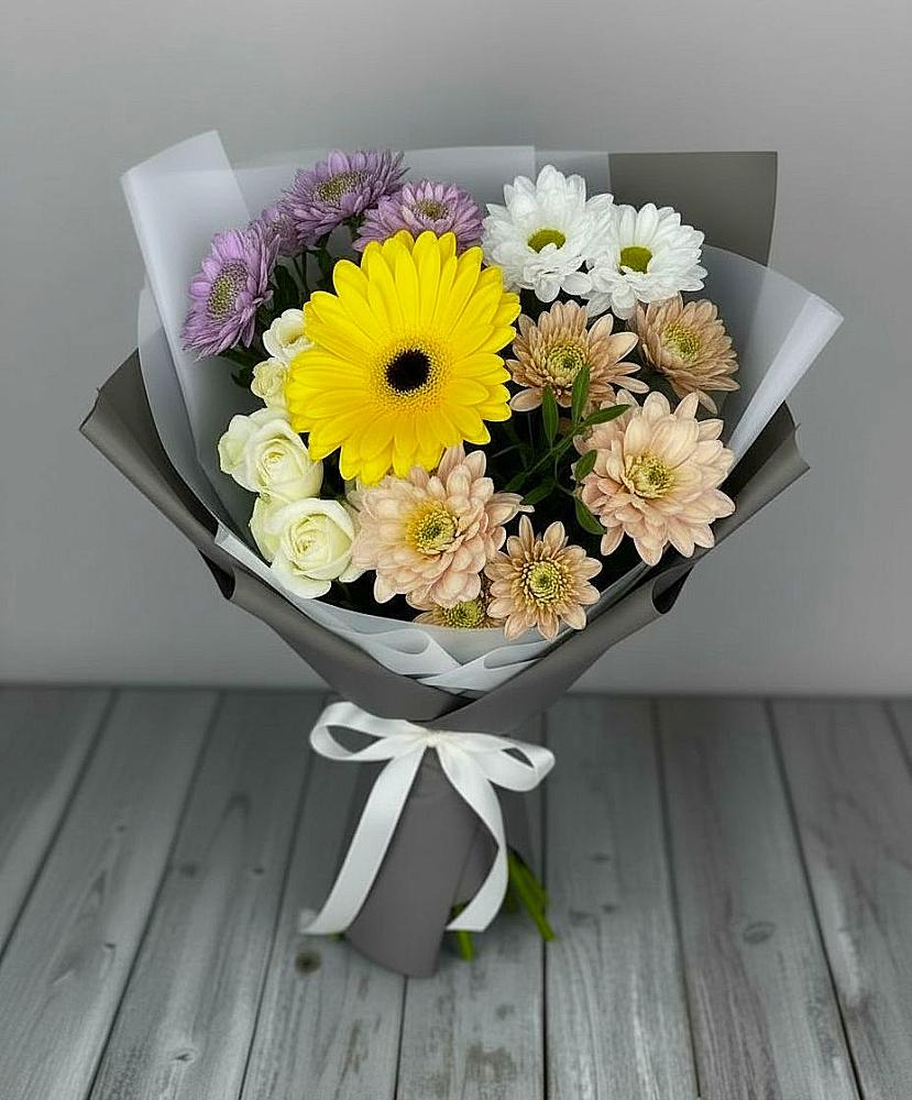 Букет цветов из: Розы, Герберы и Хризантемы в Нурма