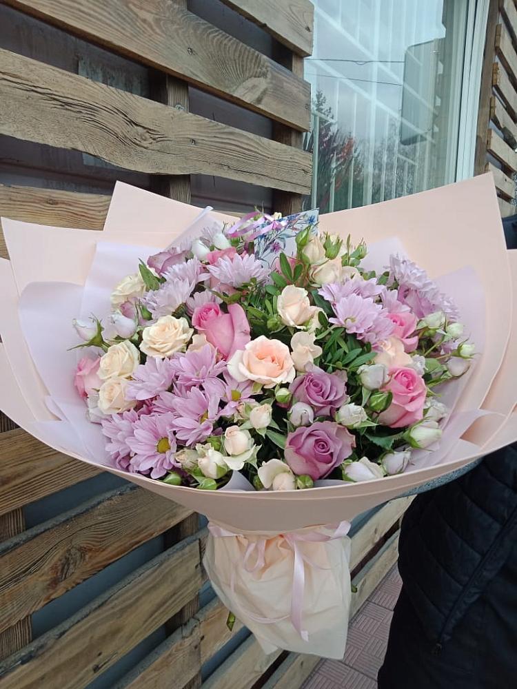 Букет цветов из: Розы и Хризантемы в Нурма