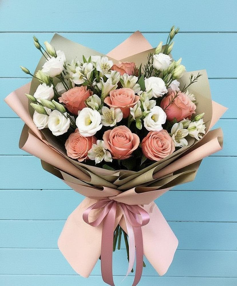 Букет цветов из: Розы, Альстромерии и Лизиантусы в Нурма