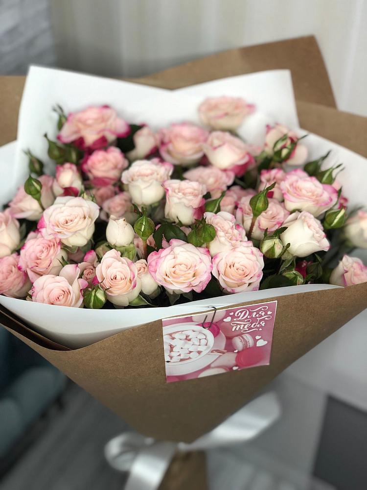 Букет цветов из: Розы в Нурма