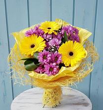 Букет цветов из:  Хризантемы и Герберы #REPLACE_PRED# Нурма