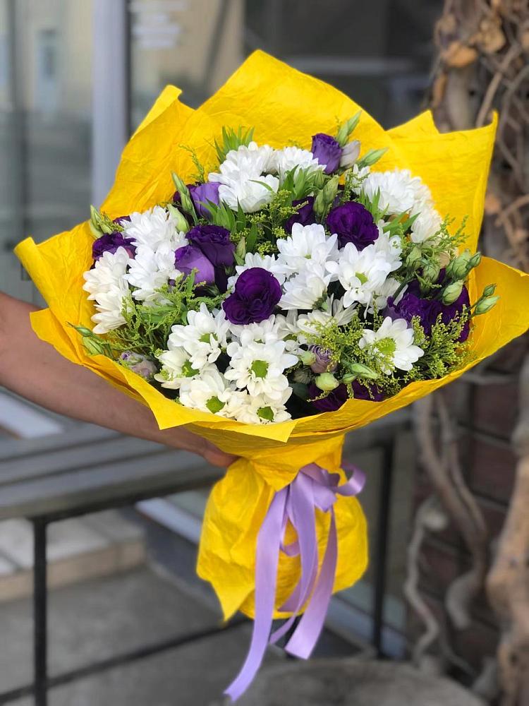 Букет цветов из: Ирисы, Хризантемы и Ромашки в Нурма