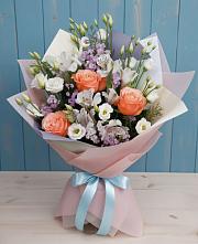 Букет цветов из:  Лизиантусы, Розы, Альстромерии и Гипсофила в Нурма