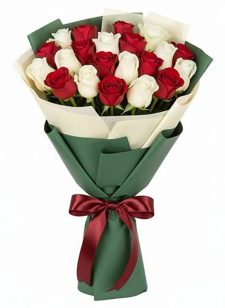 Букет Микс из красных и белых роз в Нурма