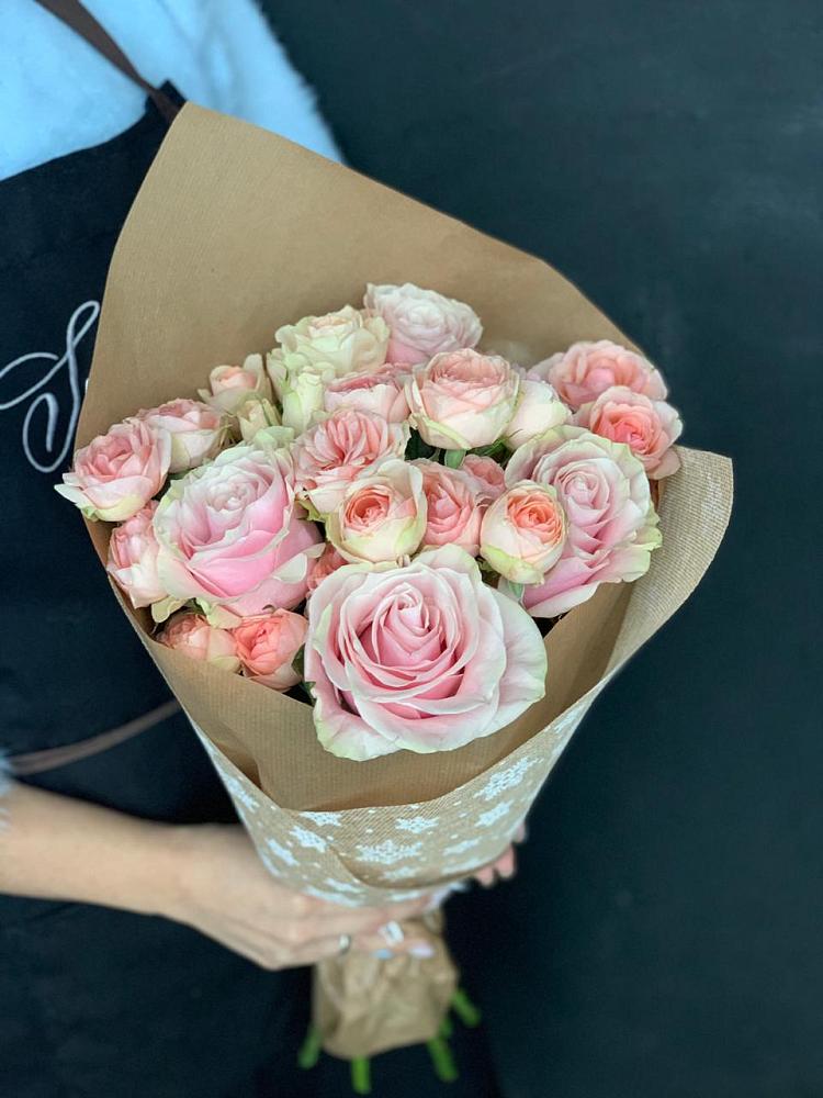 Букет цветов из: Хризантемы и Розы в Нурма