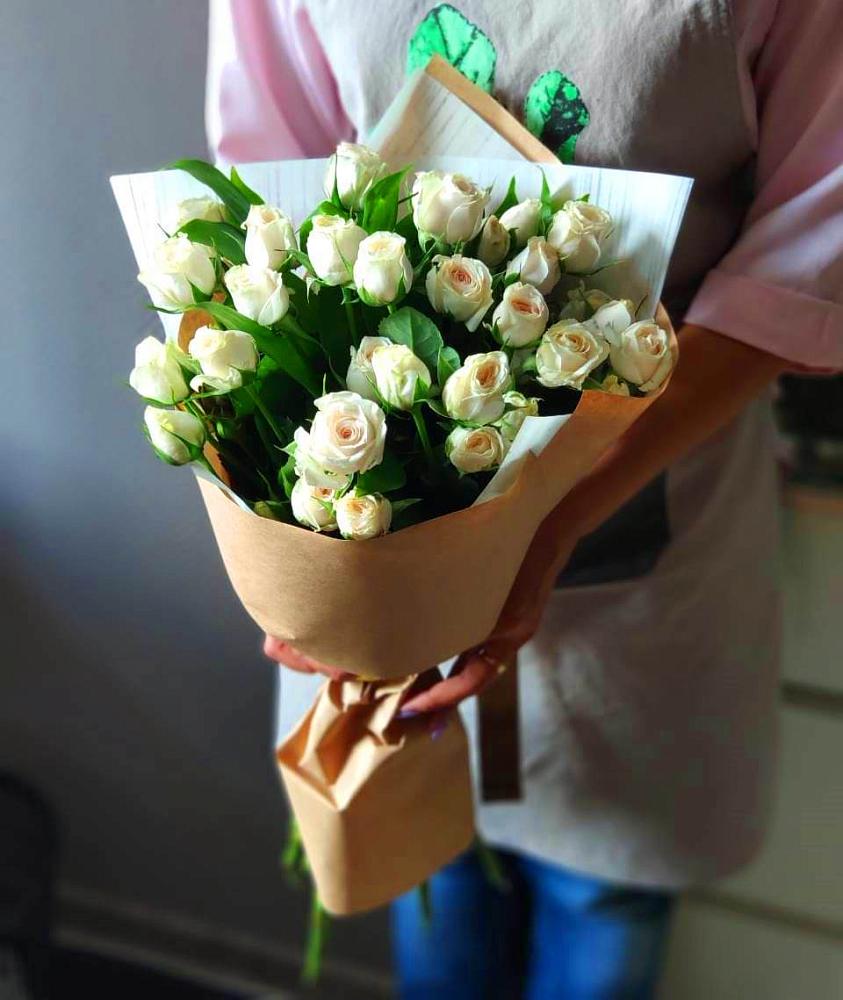 Букет цветов из: Розы в Нурма