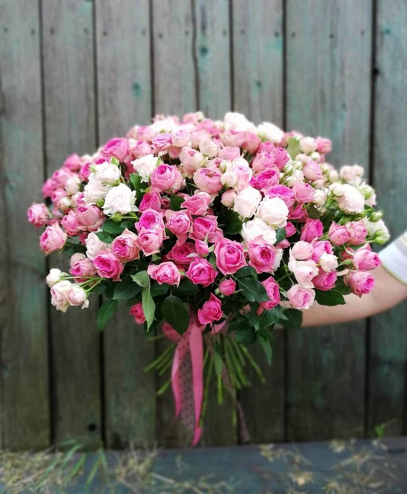 Букет Розовые кустовые розы Натали и Лав Лидия в Нурма