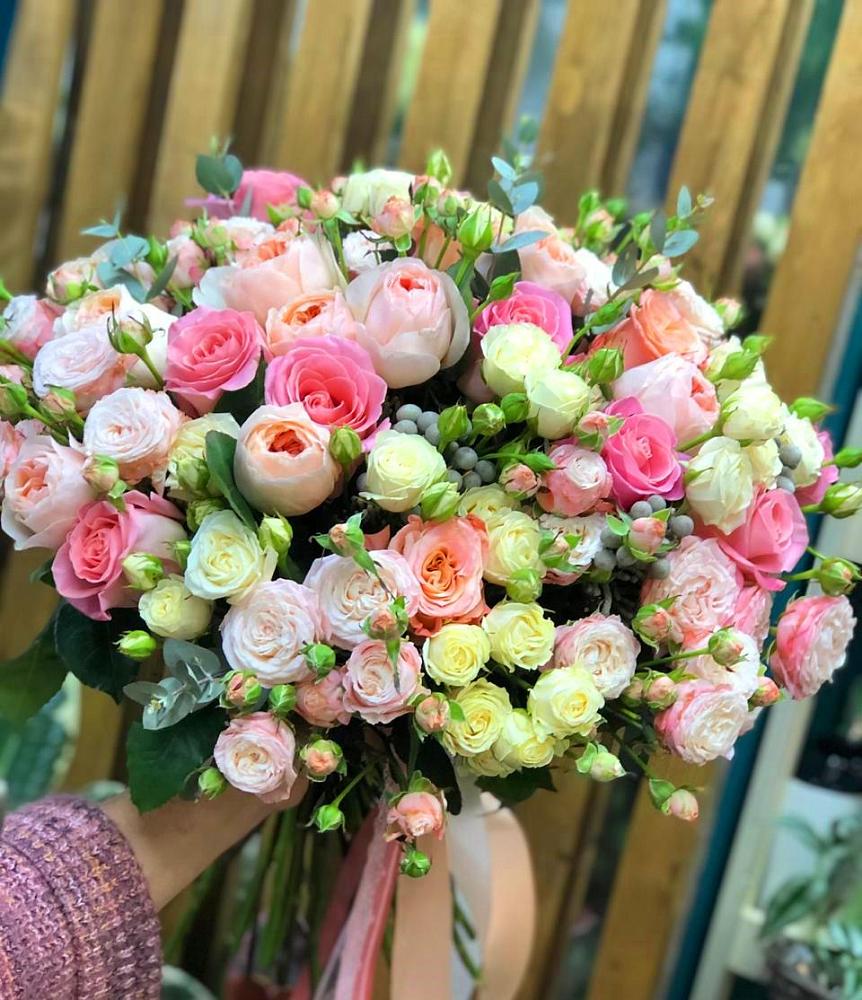 Букет цветов из: Розы в Нурма