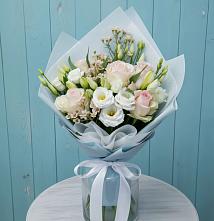 Букет цветов из:  Розы и Лизиантусы в Нурма