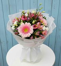 Букет цветов из:  Герберы, Альстромерии и Лизиантусы в Нурма