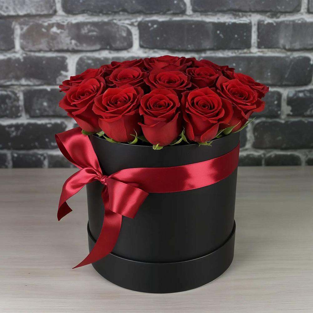 Цветочная композиция из Розы в шляпной коробке в Нурма