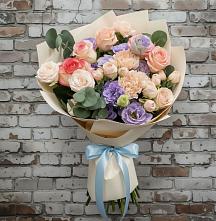Букет цветов из:  Розы, Лизиантусы и Гвоздики в Нурма